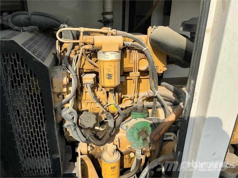 Olympian XQE30-4 30 kVA Skid-Mounted Generator Set Diesel Generatorer