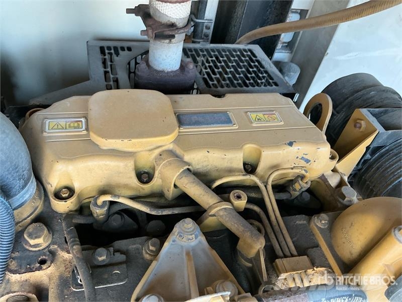 Olympian XQE30-4 30 kVA Skid-Mounted Generator Set Generatori diesel