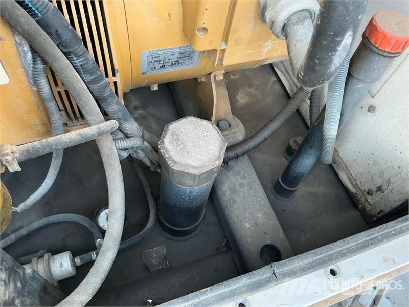 Olympian XQE30-4 30 kVA Skid-Mounted Generator Set Generatori diesel