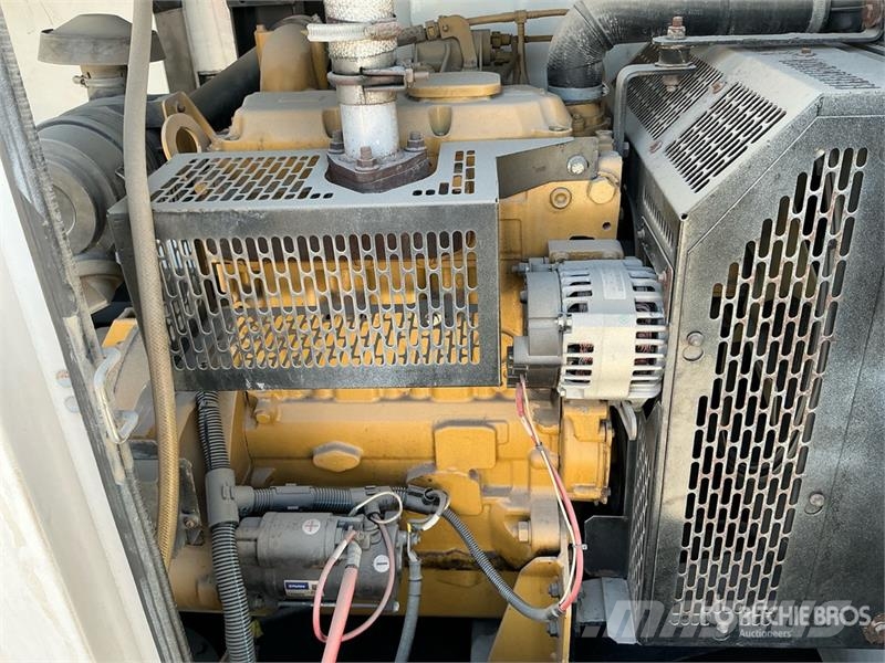 Olympian XQE30-4 30 kVA Skid-Mounted Generator Set Diesel Generatorer