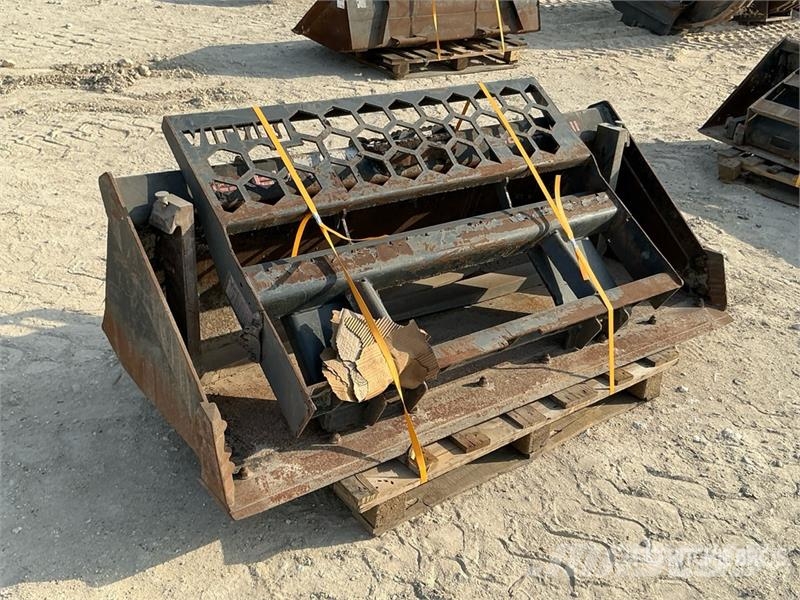 PALADIN 1900 mm Skid Steer Forks w/ Skid Steer Bucket Žlice