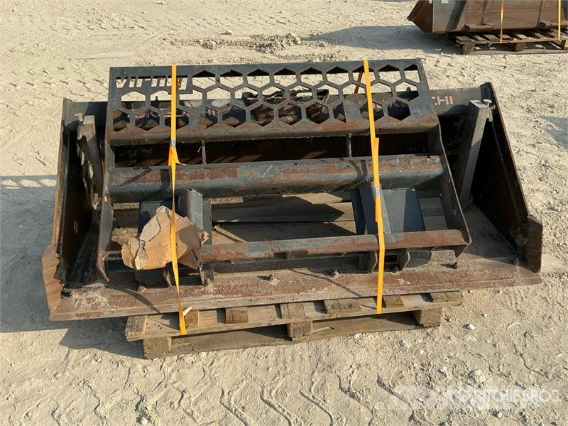 PALADIN 1900 mm Skid Steer Forks w/ Skid Steer Bucket Žlice