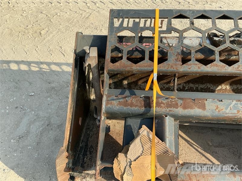 PALADIN 1900 mm Skid Steer Forks w/ Skid Steer Bucket Žlice