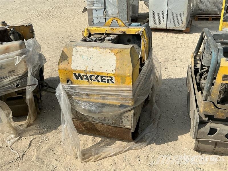  Plate Compactor w/ Walk Behind Roller مداحل متنوعة