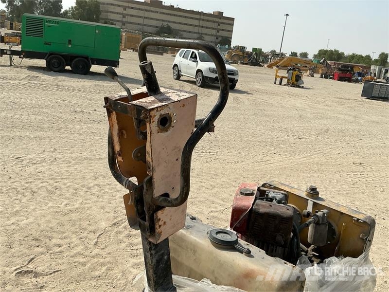  Plate Compactor w/ Walk Behind Roller مداحل متنوعة