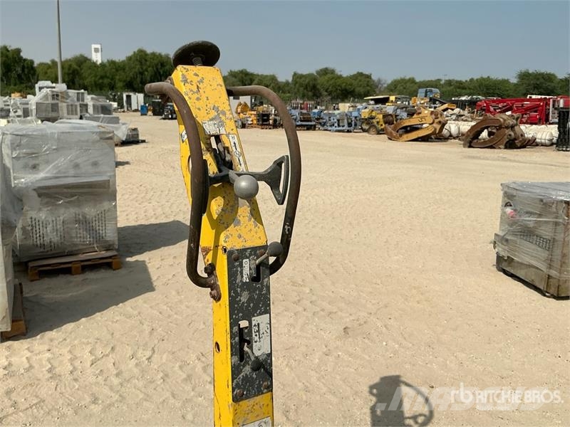  Plate Compactor w/ Walk Behind Roller مداحل متنوعة
