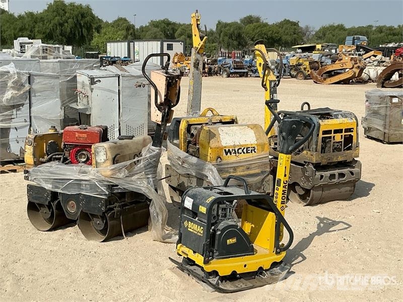  Plate Compactor w/ Walk Behind Roller مداحل متنوعة