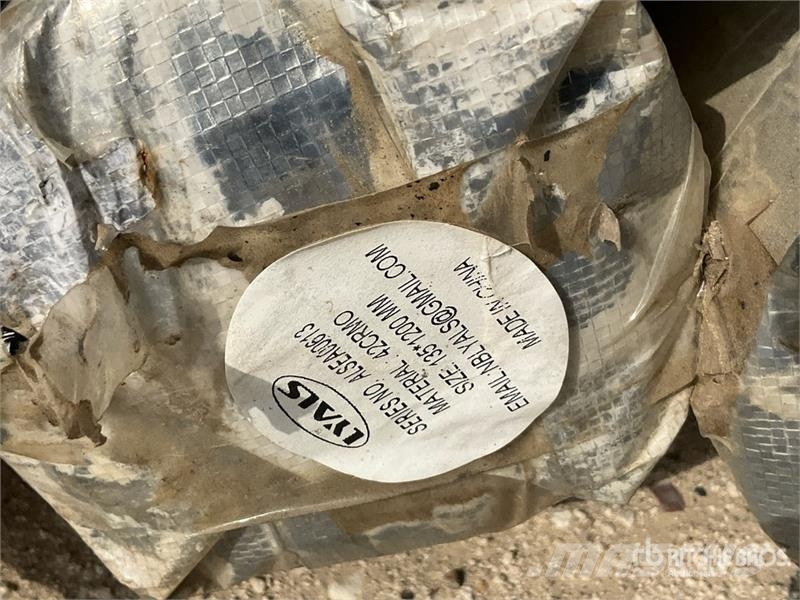Quantity of (10) Chisel - Fits 20 ton Hydraulic Br Ostale komponente