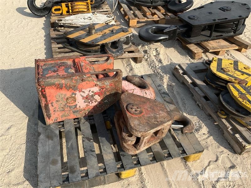 Quantity of (10) Hook Block - Fits Cranes Daru tertozékok és felszerelések
