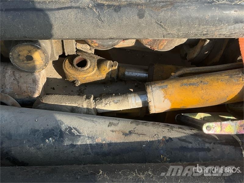 Quantity of (13) Hydraulic Cylinder Ostale komponente