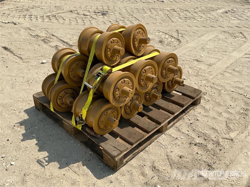 Quantity of (16) Track Rollers - Fits Cat D8R مكونات أخرى
