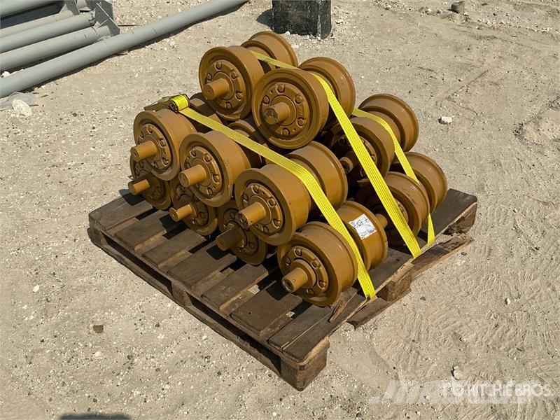 Quantity of (16) Track Rollers - Fits Cat D8R مكونات أخرى
