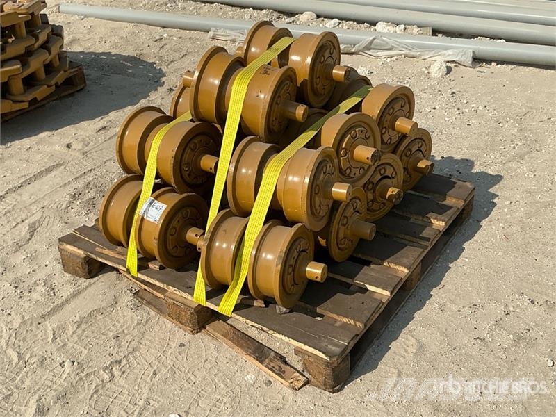 Quantity of (16) Track Rollers - Fits Cat D8R مكونات أخرى