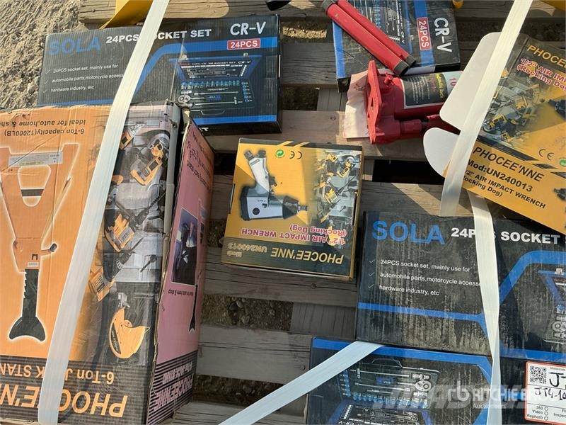  Quantity of (18) Tire Changing Tools (Unused) مكونات أخرى