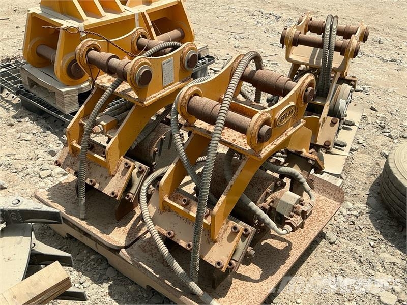 Quantity of (2) BLK 04 Excavator Vibratory Plate C Drugi deli