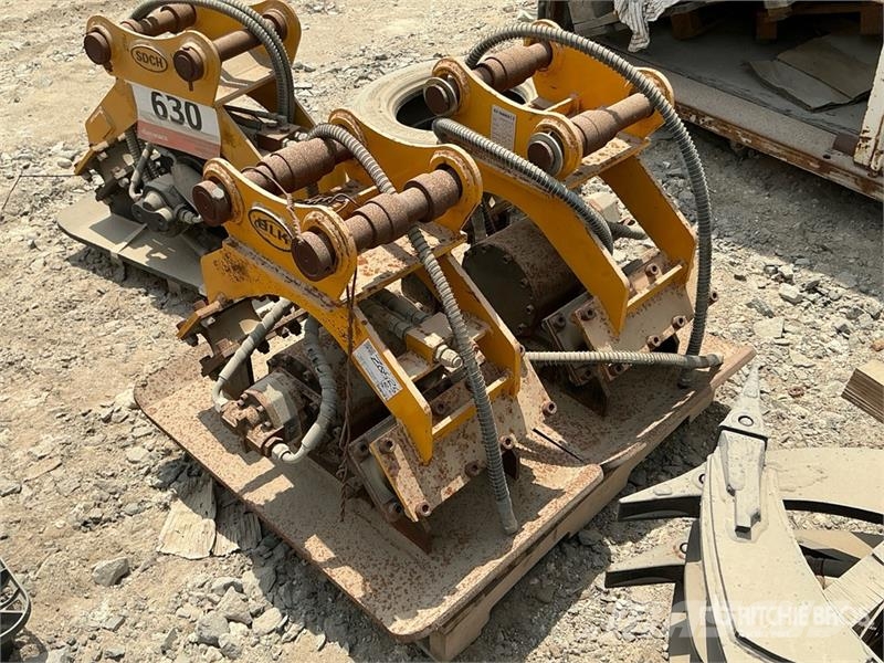 Quantity of (2) BLK 04 Excavator Vibratory Plate C Drugi deli