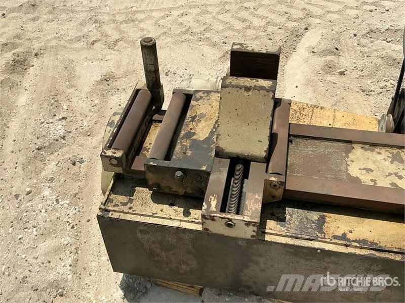 Quantity of (2) Electric Metal Cutter Machines Ostale komponente
