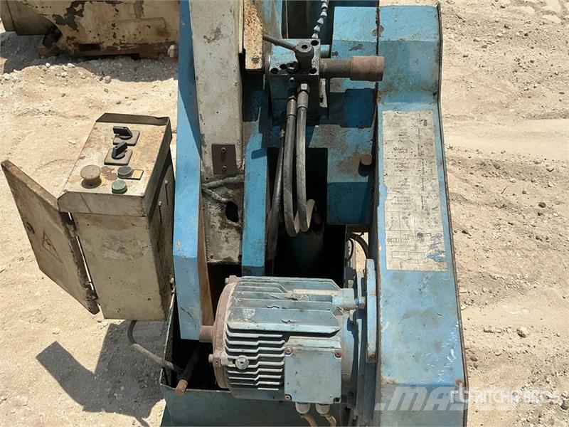 Quantity of (2) Electric Metal Cutter Machines Ostale komponente