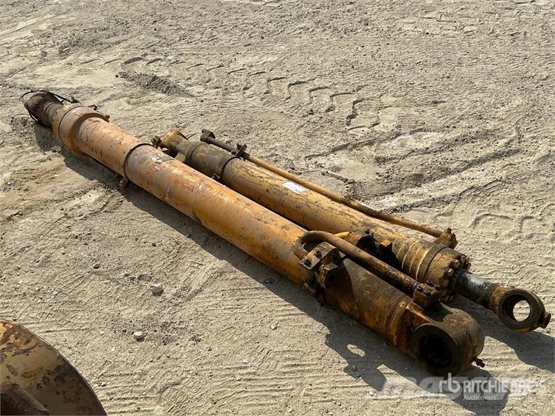 Quantity of (2) Hydraulic Cylinders Drugi deli