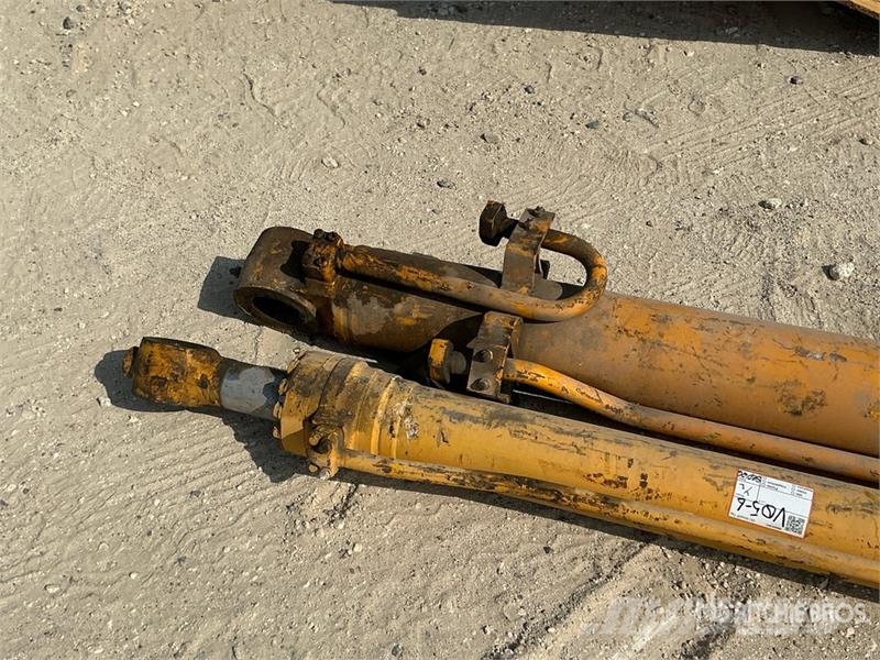 Quantity of (2) Hydraulic Cylinders Drugi deli