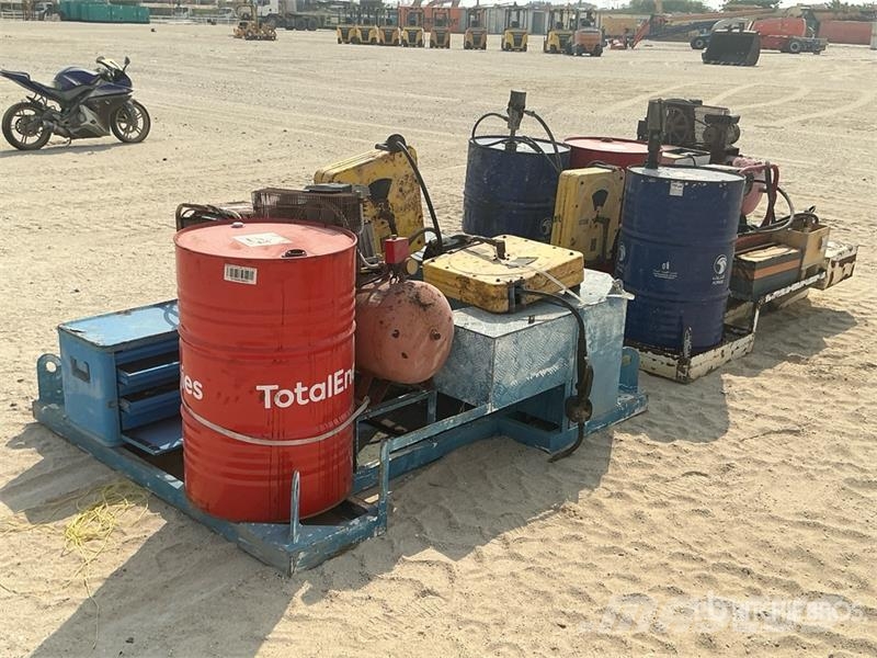  Quantity of (2) Moveable Fuel & Lube Units Drugi deli