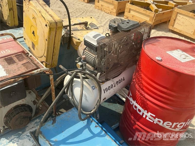  Quantity of (2) Moveable Fuel & Lube Units Drugi deli