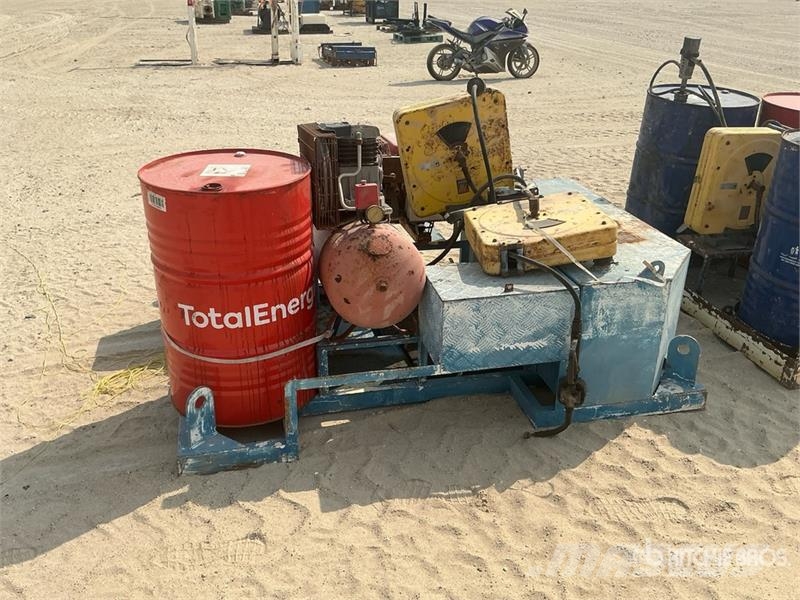  Quantity of (2) Moveable Fuel & Lube Units Drugi deli