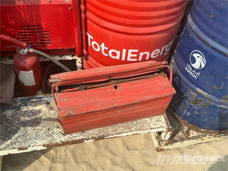  Quantity of (2) Moveable Fuel & Lube Units Drugi deli