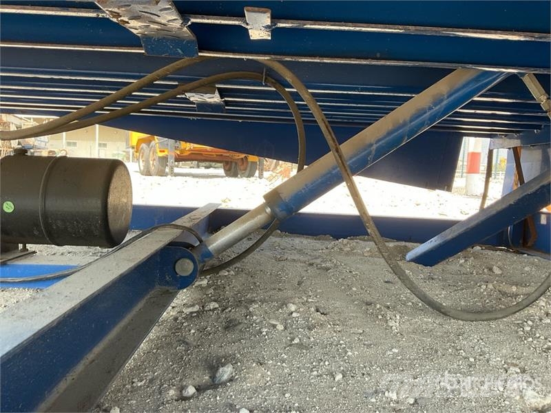 Quantity of (2) Ramp (Unused) Прочие прицепы