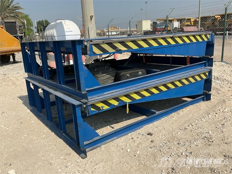 Quantity of (2) Ramp (Unused) Прочие прицепы