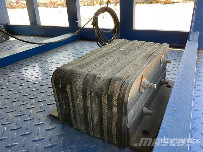 Quantity of (2) Ramp (Unused) Прочие прицепы