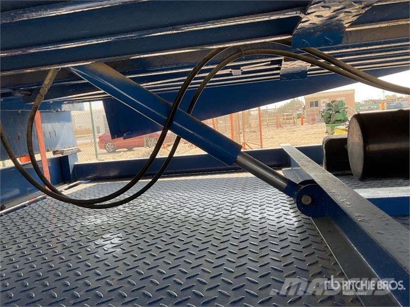 Quantity of (2) Ramp (Unused) Прочие прицепы