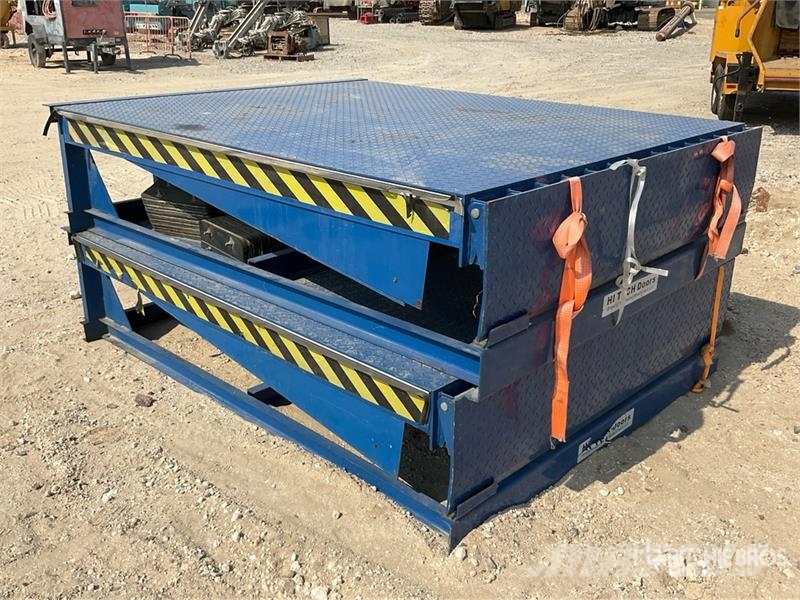 Quantity of (2) Ramp (Unused) Прочие прицепы