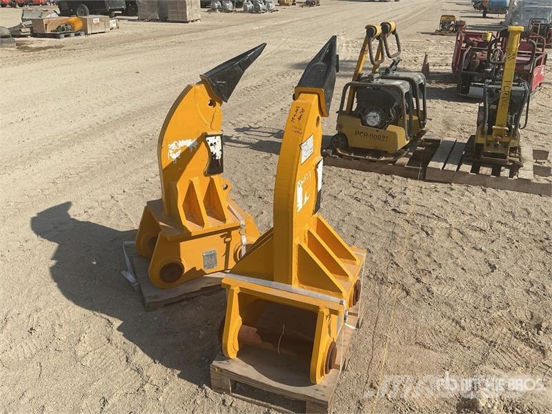  Quantity of (2)  SDCH 08 Excavator Ripper - Fits 2 Repijät