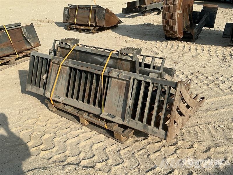 Quantity of (2) Skeleton Skid Steer Bucket Kašike / Korpe