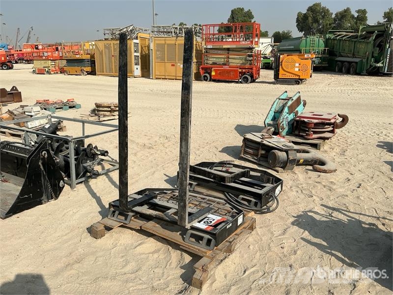 Quantity of (2) Skid Steer Forks (Unused) Vidlice
