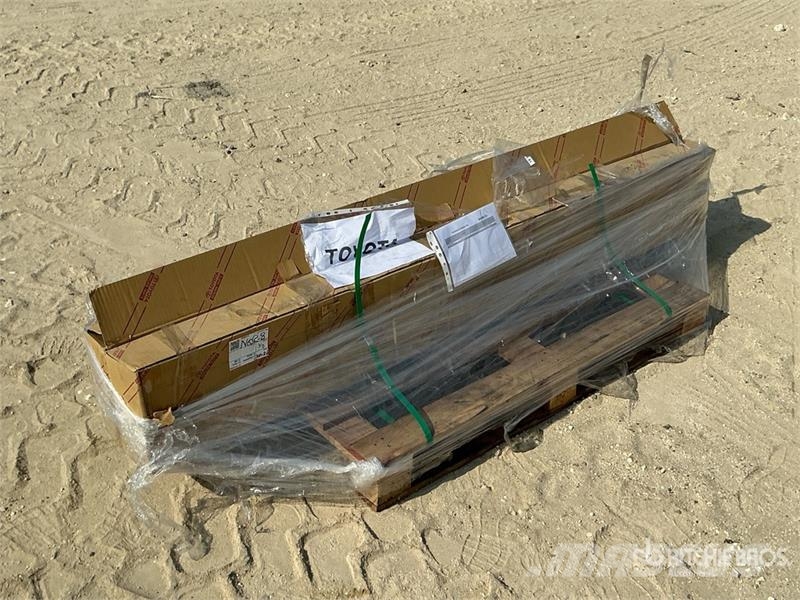 Quantity of (2) Spare Parts (Unused) - Fits Toyota مكونات أخرى