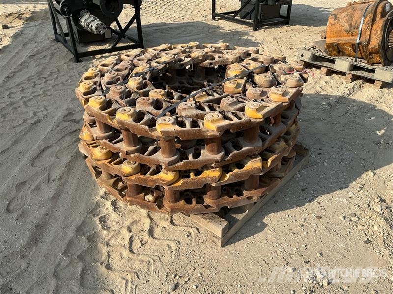  Quantity of (2) Track Link Assembly - Fits Komatsu مكونات أخرى