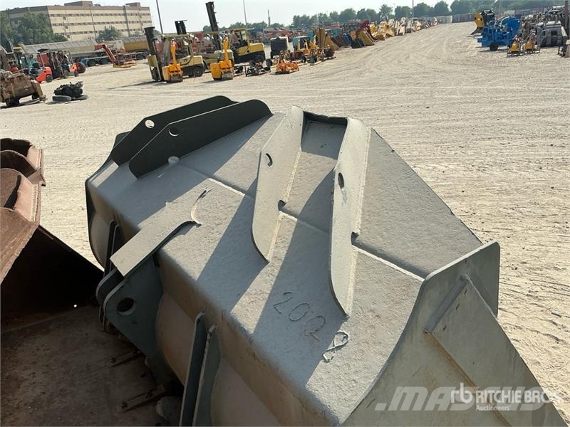  Quantity of (2) Wheel Loader Bucket دلاء