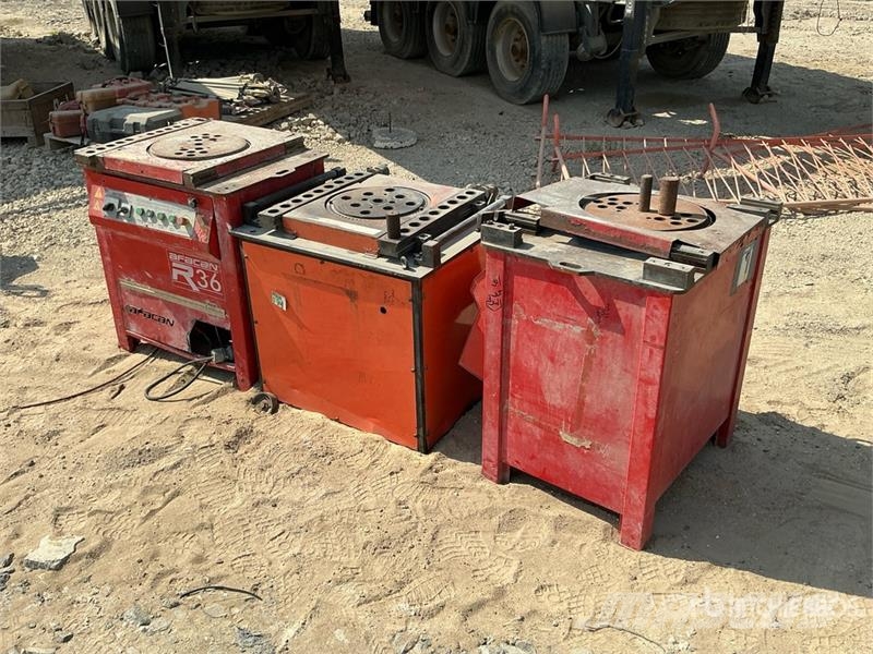 Quantity of (3) Electric Bar Bender مكونات أخرى