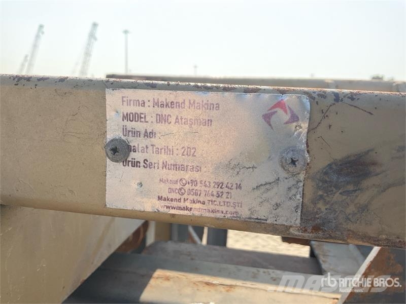 Quantity of (3) Hydraulic Block Clamp Daru tertozékok és felszerelések
