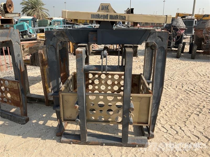 Quantity of (3) Hydraulic Block Clamp Daru tertozékok és felszerelések