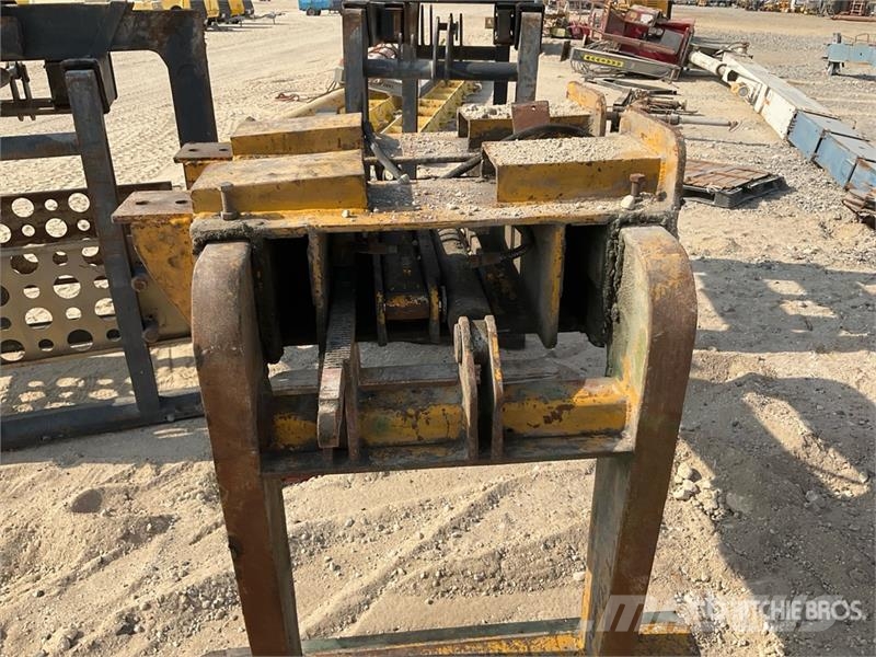 Quantity of (3) Hydraulic Block Clamp Daru tertozékok és felszerelések