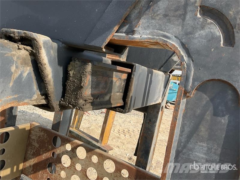 Quantity of (3) Hydraulic Block Clamp Daru tertozékok és felszerelések