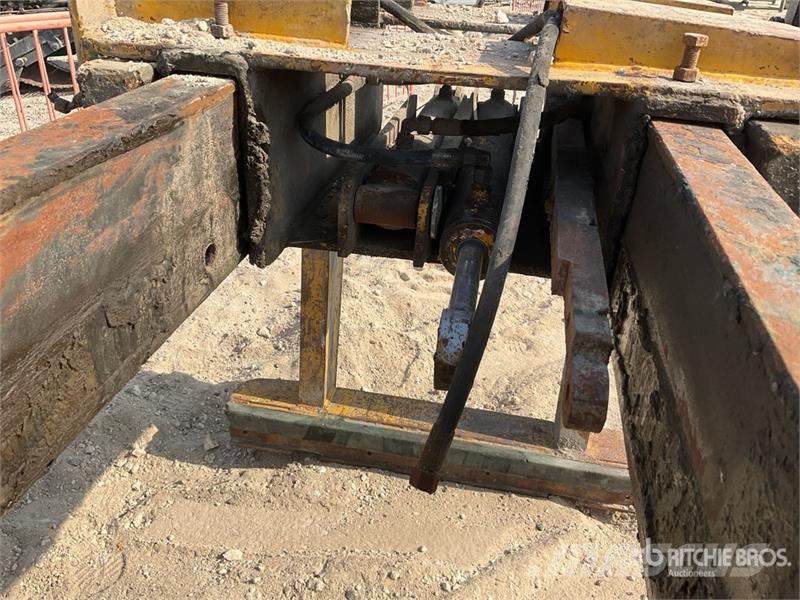 Quantity of (3) Hydraulic Block Clamp Daru tertozékok és felszerelések