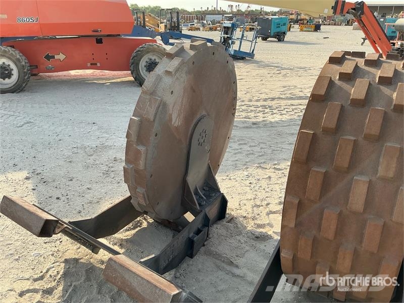Quantity of (3) Skid Steer Compaction Wheel Construction - Autres