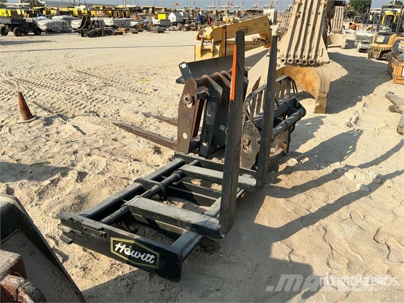  Quantity of (3) Wheel Loader Forks Vidlice