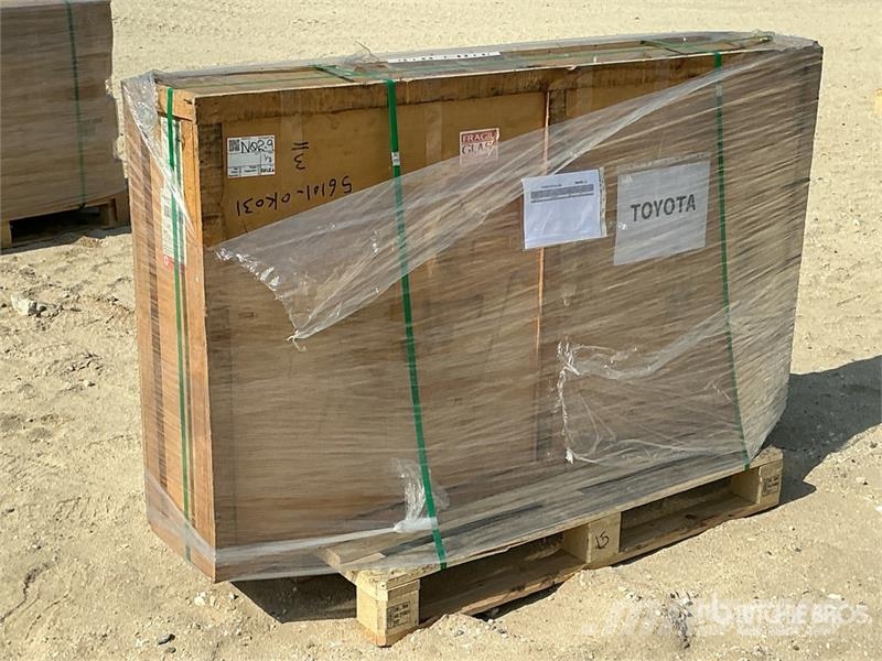 Quantity of (3) Windshields (Unused) - Fits Toyota مكونات أخرى