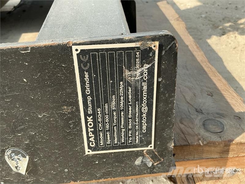  Quantity of (5) Attachments of Mini Skid Steer Loa Drugi deli