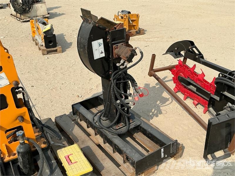  Quantity of (5) Attachments of Mini Skid Steer Loa Drugi deli